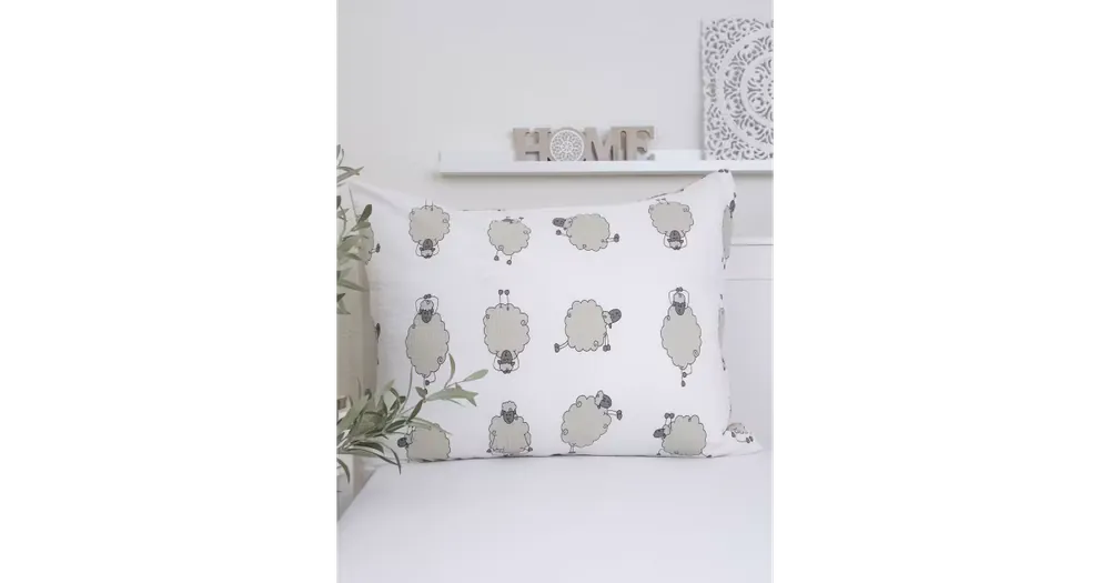 Pouze Dnes Krepový povlak na polštář Renforcé 70 x 90 cm - Ovečky Morning Yoga