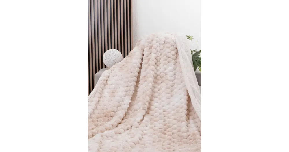 Luxusní beránková deka 220 × 200 cm – Valeria Must-Have