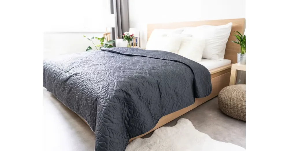 Ihned K Objednání Luxusní přehoz na postel – Amadeo tmavě šedý 220 × 240 cm