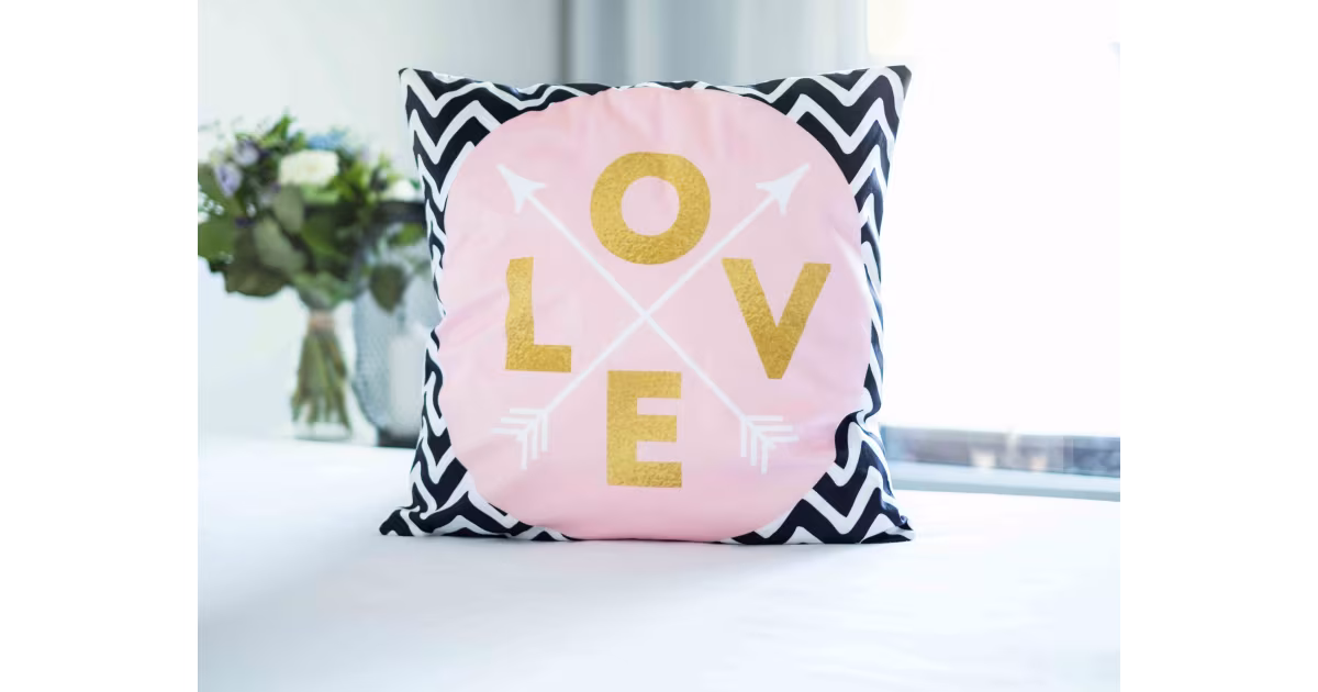 Mikroplyšový povlak na polštářek 45 × 45 cm – Love No. 4 Tovární Cena