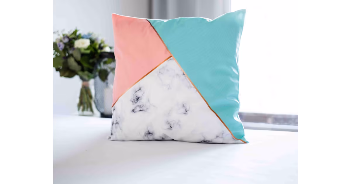 Mikroplyšový povlak na polštářek 45 × 45 cm – Mramor No. 3 Víkendová Akce