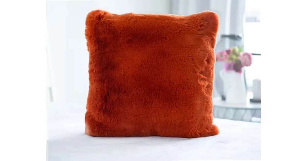Polštář z umělé kožešiny Alessio 50 × 50 cm – oranžová Akční Nabídka