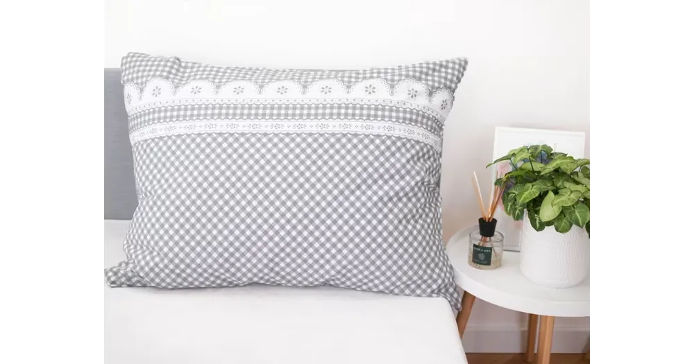 Povlak na polštář 70 × 90 cm – Chalupa šedá Výhodná Nabídka