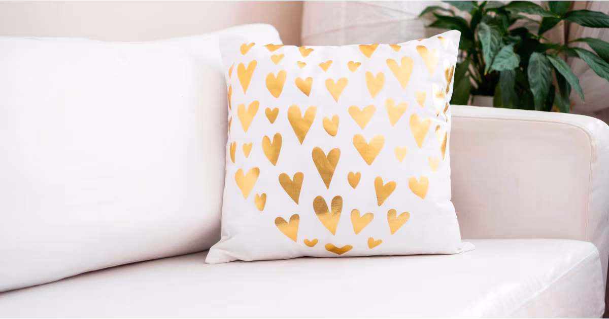 Povlak na polštářek 45x45cm - Gold de Lux Srdíčka bílá Finální Výprodej
